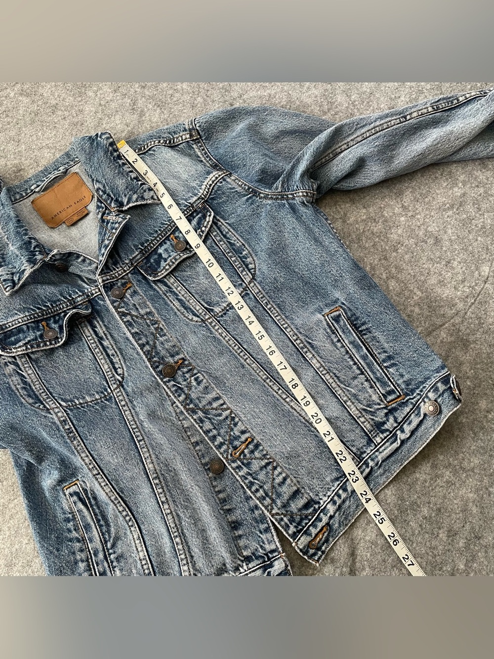 American Eagle Jean Jacket Womens M Blue Denim Trucker Faded Wash 100% Cotton - Picture 12 of 14
